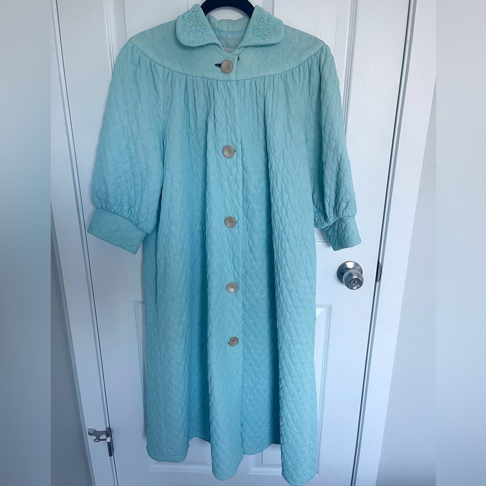Vintage 1940’s Maxan Light Blue Quilted housecoat robe